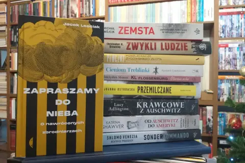 Książki o Auschwitz na faktach: "Zapraszamy do nieba" Jacka Leociaka i inne historie o obozach zagłady.
